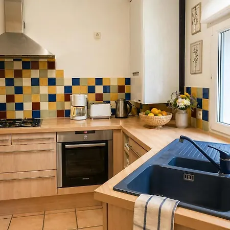 Ferienhaus Maison Calme Avec Jardin & Parking A 10 Min Du Centre De